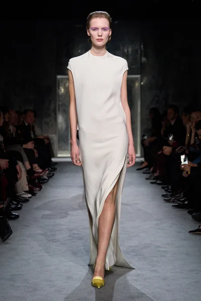 Look 30